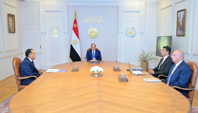 الرئيس السيسي يوجه بتوطين صناعة السيارات وتحويل مصر إلى مركز صناعي إقليمي