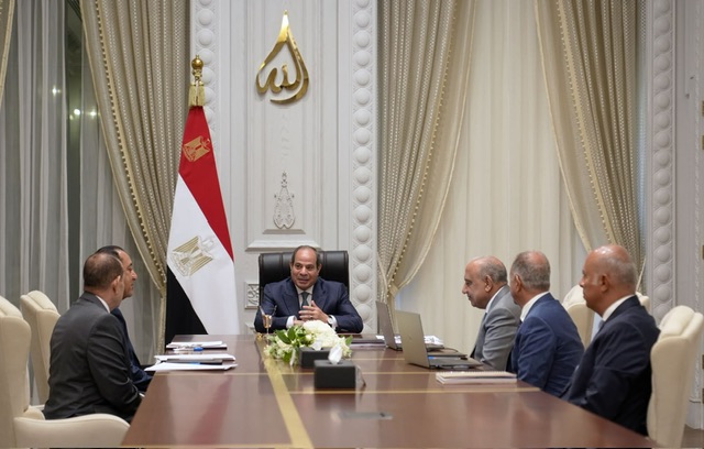 الرئيس السيسي يوجه بتوطين صناعات الطاقة المتجددة ورفع نسبتها إلى 45% بحلول 2028