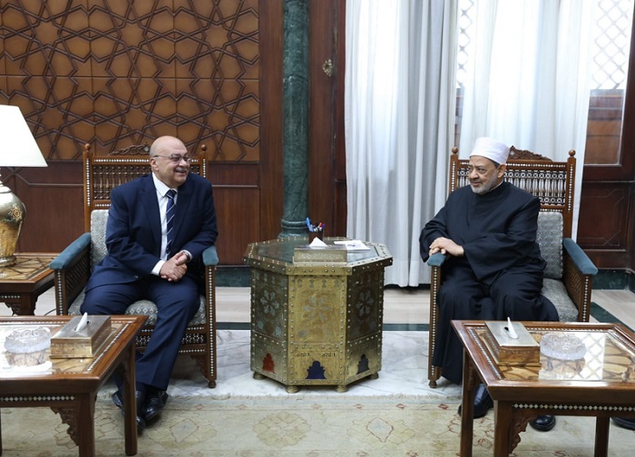 شيخ الأزهر يستقبل وفد نادي قضاة مصر .. والوفد يشكر فضيلته على افتتاح فرع للرواق الأزهري