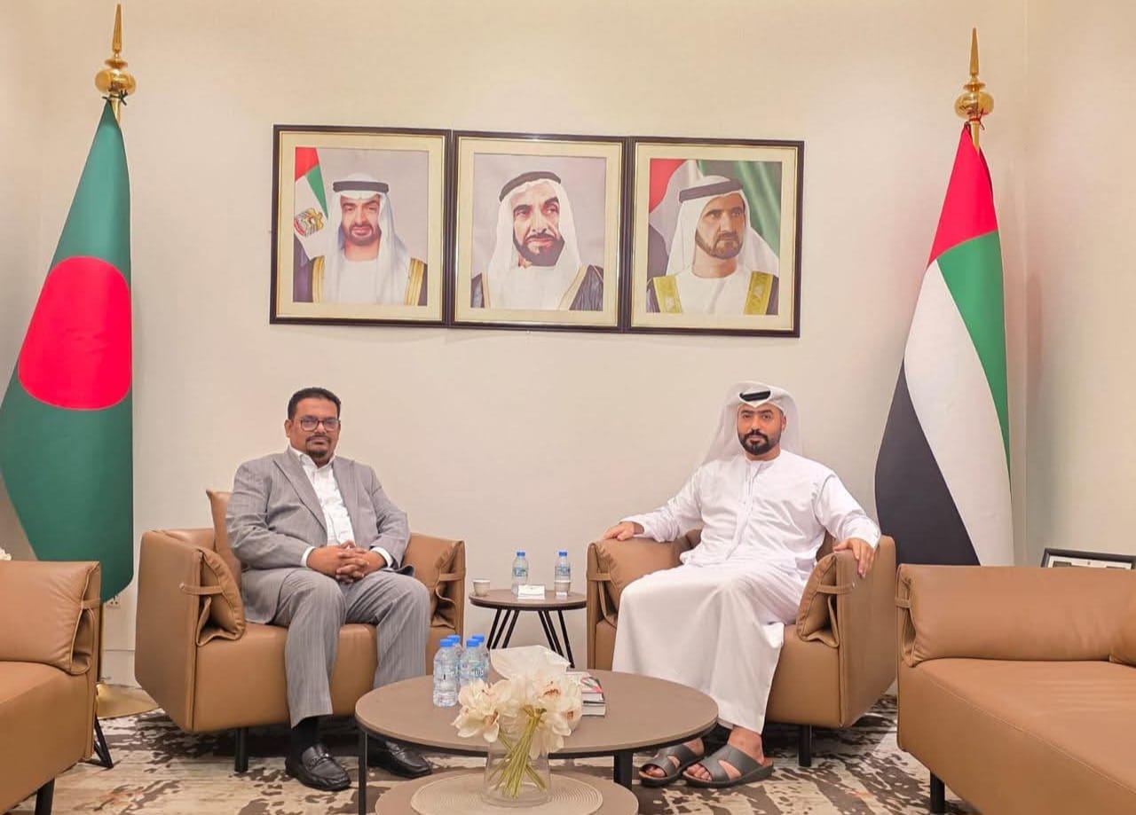سفير الإمارات لدى بنغلاديش يبحث مع الدكتور إنعام الحق شودري آفاق تعزيز التعاون الثنائي