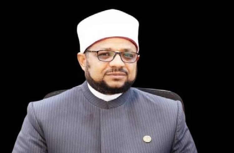 شيخ الأزهر يعزي الأمين العام لمجمع البحوث الإسلامية في وفاة والدته