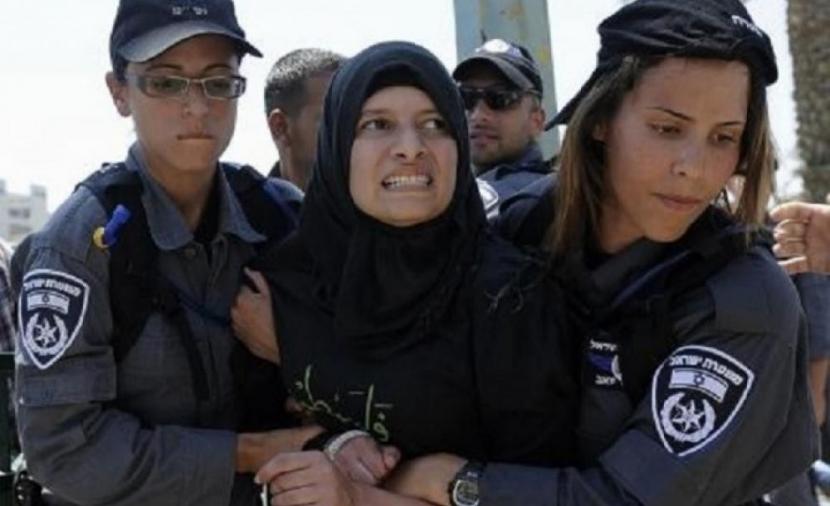 بن غفير لأسيرة فلسطينية: مسرور بظروف اعتقالكن.. ومرصد الأزهر: يتباهى بالعقاب الجماعى

