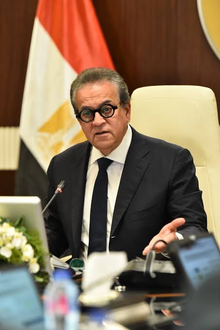 وزير الصحة يعتمد حركة مديري ووكلاء مديريات الشؤون الصحية بالمحافظات لعام 2026