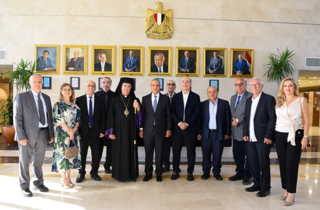 وزير الخارجية يستقبل رموز المصريين من أصول أرمينية ويشيد بإسهاماتهم في بناء الدولة المصرية