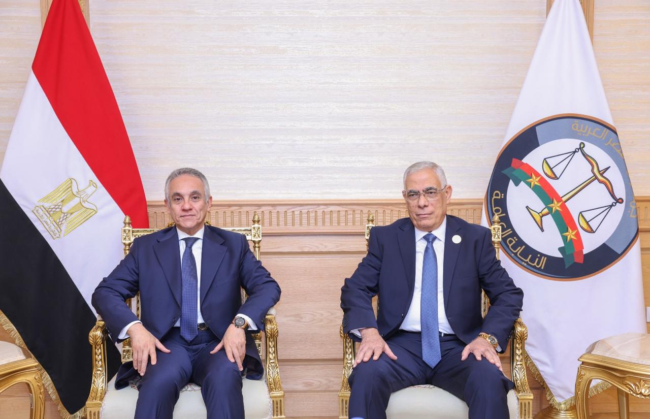 النائب العام يستقبل وزير العدل بمقر مكتبه