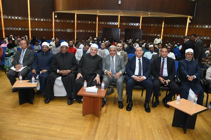 أيمن عبدالغني بندوة «الأزهر والتعليم في أفريقيا»: الأزهر يعتز بدوره في دعم التعليم بالقارة