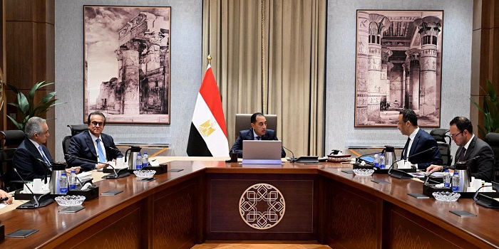 رئيس الوزراء يجتمع بوزراء الصحة والاتصالات والعدل لمتابعة تحضيرات مؤتمر شهر أكتوبر

