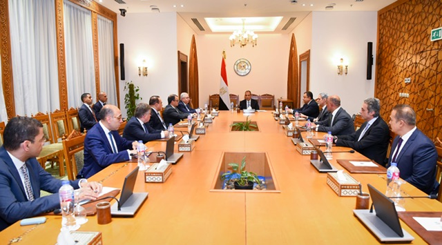 وزير الخارجية يتابع تنفيذ التوجيهات الرئاسية بشأن الأزمات الإقليمية