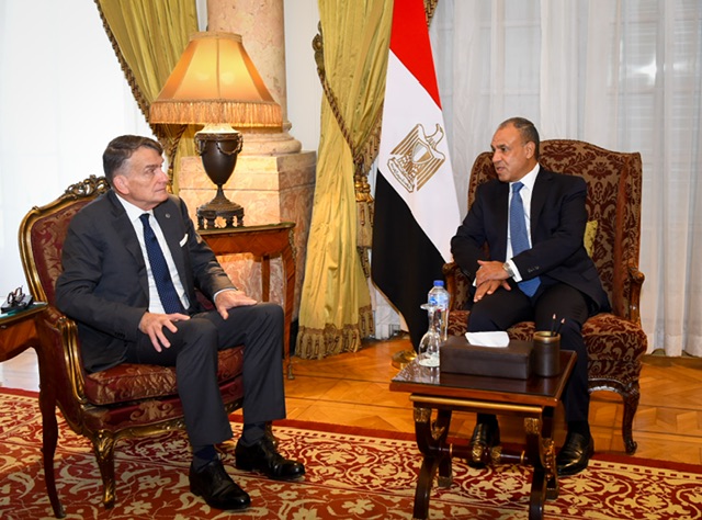 وزير الخارجية يؤكد دعم مصر الكامل للأونروا ويدين الاعتداءات الإسرائيلية على مقراتها