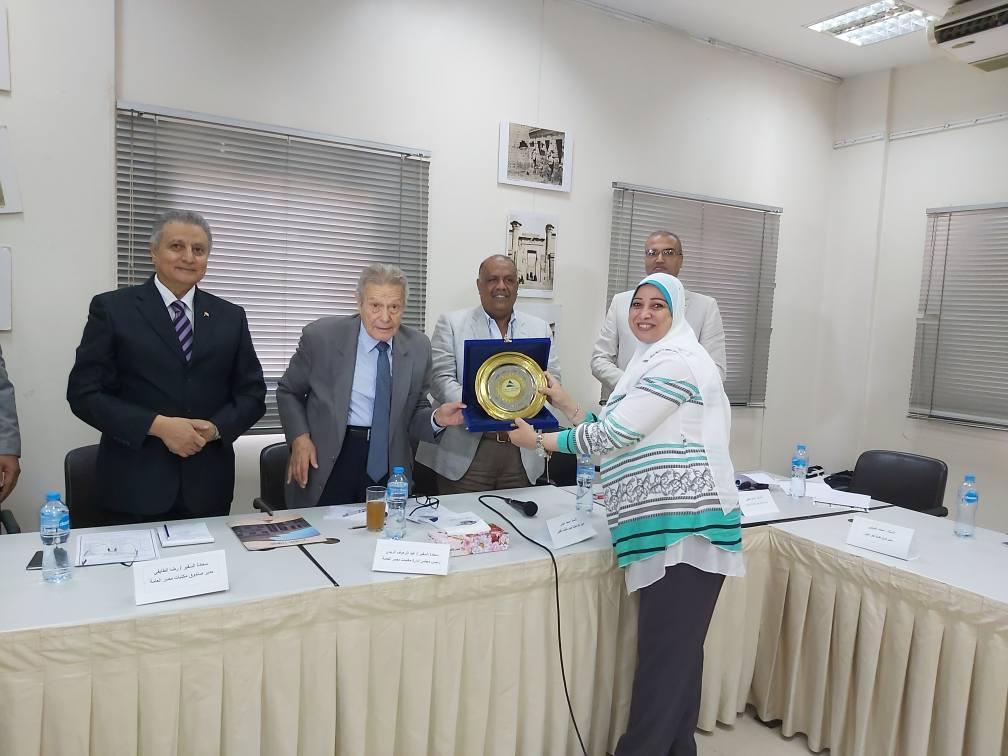 مكتبتا مصر العامة بالمنيا ودمنهور تحصدان لقب 