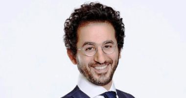 أحمد حلمي يحتفل بعيد ميلاده الخمسين 