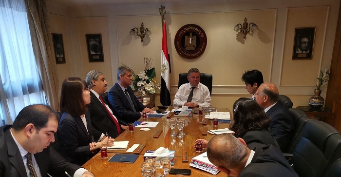 وزير قطاع الأعمال العام يبحث زيادة التعاون مع 