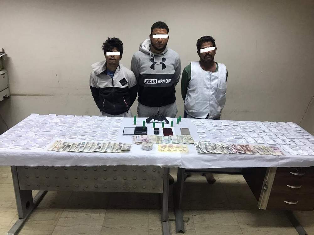 مباحث قسم شرطة المنيا تضبط تشكيل عصابى تخصص فى الاتجار بالمواد المخدرة 
