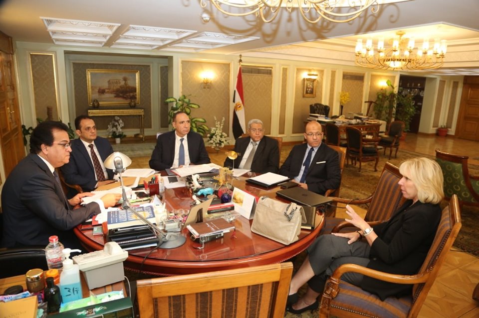 وزير التعليم العالي يبحث آليات التعاون العلمي مع جامعة أريزونا الأمريكية وعمل شراكة مع الجامعات الجديدة