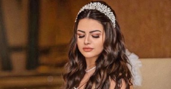 8 ملايين جنيه سعر فستان زفاف أبيض ترتديه هنادى مهنى  في إحدى عروض الأزياء 