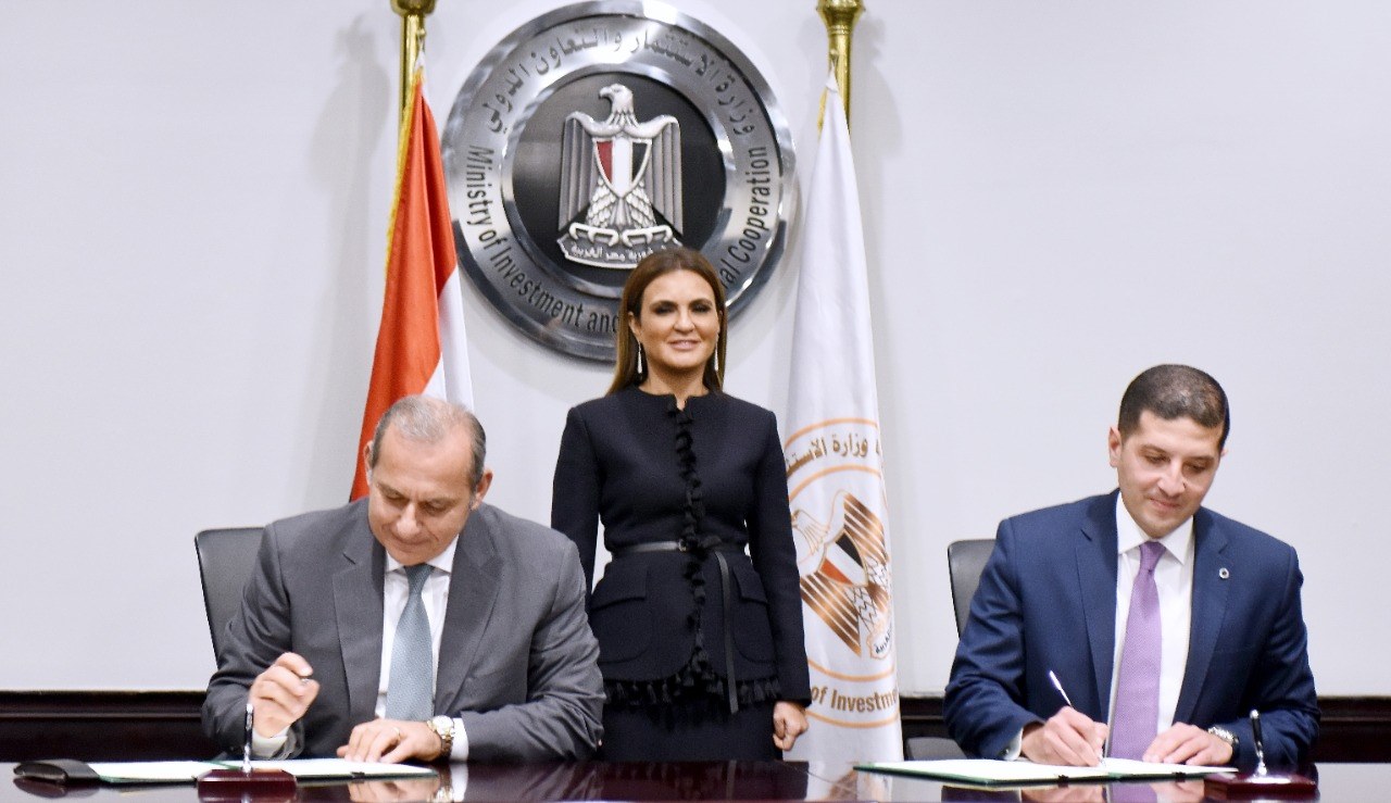 توقيع بروتوكول تعاون بين هيئة الاستثمار والبنك الاهلى لتنمية المناطق الحرة ودعم الشركات الصغيرة والمتوسطة
