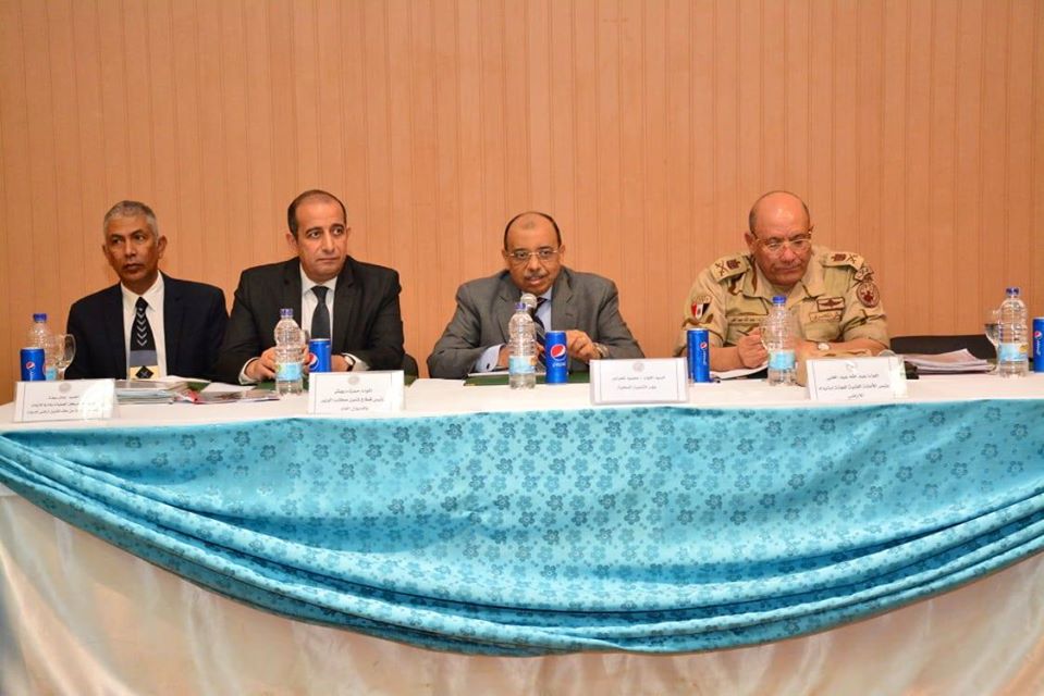 وزير التنمية المحلية يتابع استرداد أراضي الدولة وتقنين أوضاع الجادين