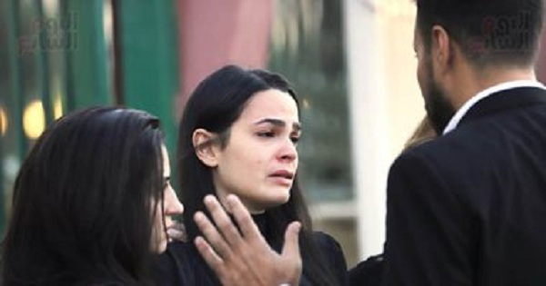 انهيار خطيبة هيثم احمد زكي فى عزائه