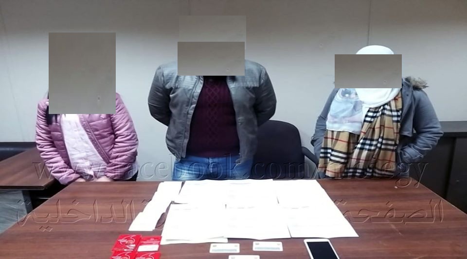 ضبط تشكيل عصابى يتزعمه مدير مبيعات بشركة المحمول تخصص فى الإستيلاء على خطوط الهاتف 