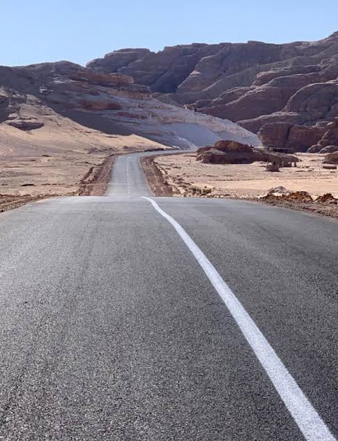 محافظة الجيزة: غلق جزئي بطريق الواحات الأتجاه القادم من طريق الفيوم إتجاه مدينة الواحات بمسافة ٧٠٠ م لمدة شهر