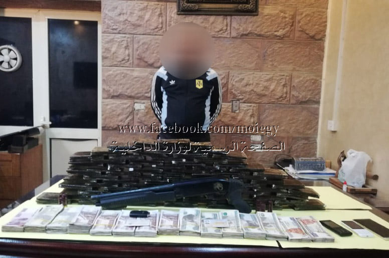 ضبط أحد الأشخاص بالجيزة لحيازته أكثر من 15 كيلو جرام لمخدر الحشيش بقصد الإتجار