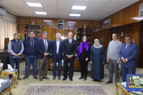 محافظ قنا يستقبل بعثة الوكالة الأمريكية للتنمية الدولية لبحث تدشين مشروع 