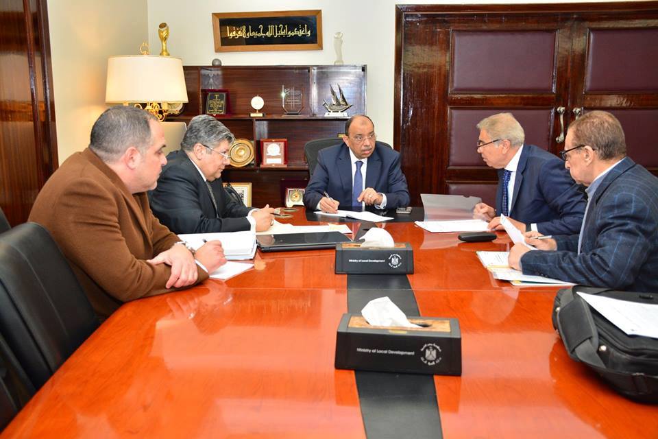 وزير التنمية المحلية يبحث مع محافظ المنيا الارتقاء بمنظومة النظافة والمخلفات الصلبة 
