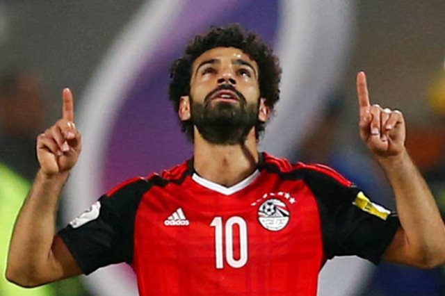 محمد صلاح ينعى ضحايا حادث قطار محطة مصر