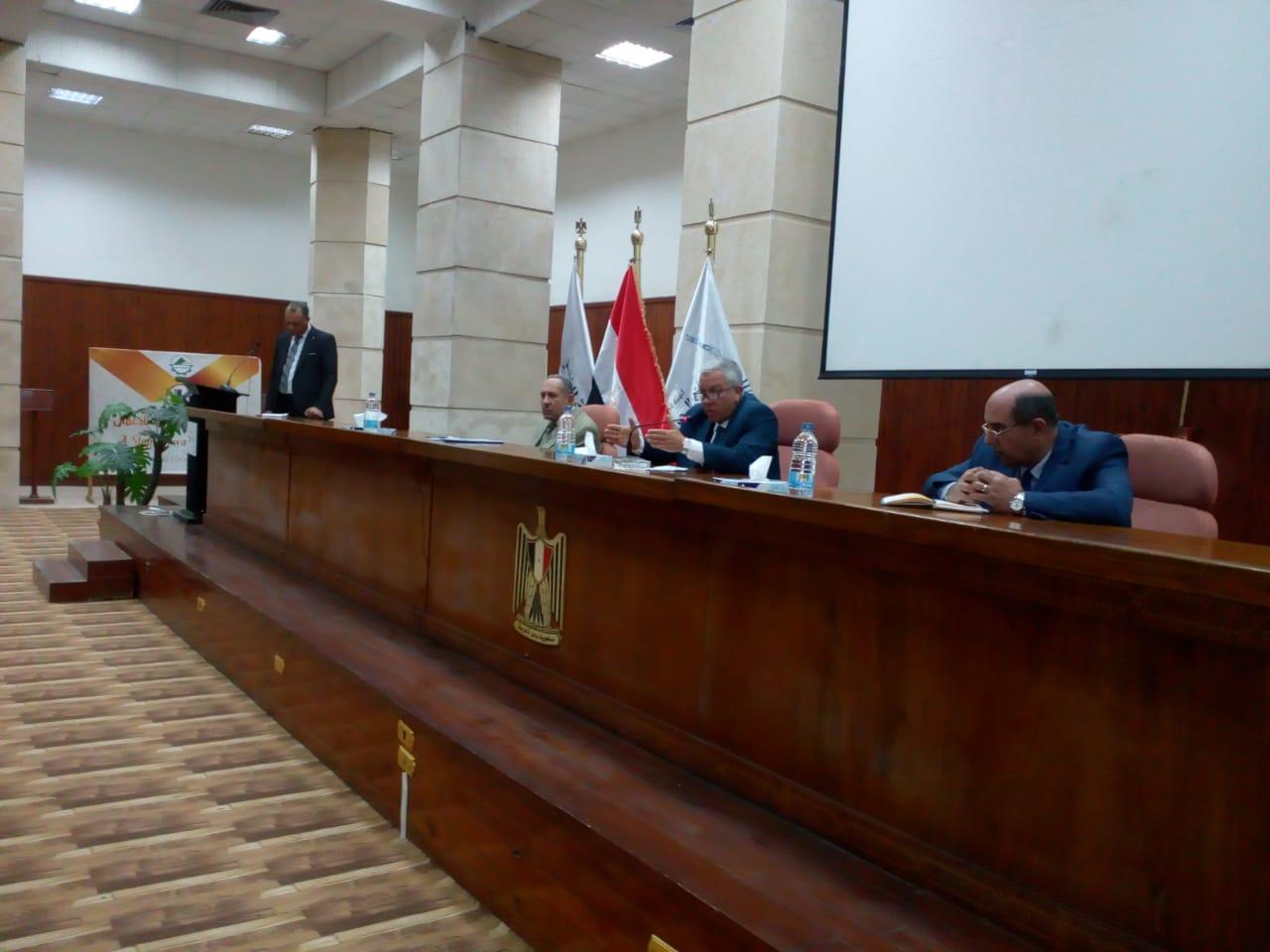 رئيس موانئ البحر الأحمر يكرم المحالين للمعاش ويحث العاملين على تطوير منظومة العمل 