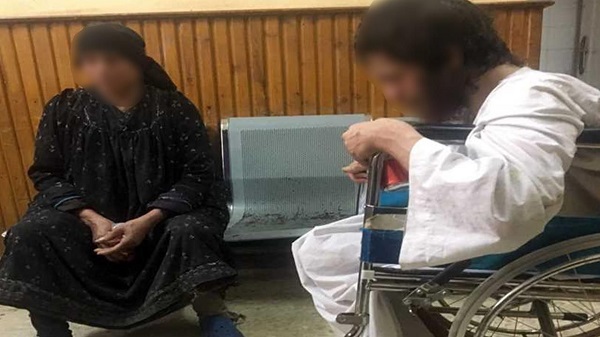 بالصور متسولة حبست طفلها 7 سنين في ظلام دامس وتركته فريسة للحشرات