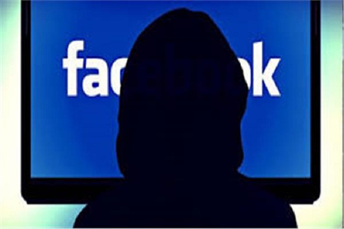 نيابة امن الدولة العليا  تقررحبس 10 متهمين جدد 15 يوما بتهم استخدام مواقع التواصل لنشر أخبار كاذبة