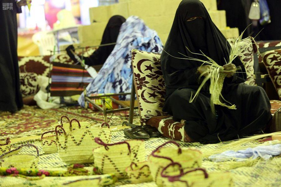 صناعة الخوص بوادي الدواسر السعودي.. جدائل تحافظ على موروث شعبي قبل الاندثار