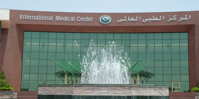 المجمع الطبي للقوات المسلحة يستضيف خبيرا امريكيا في الامراض العصبية وطب المخ والأعصاب
