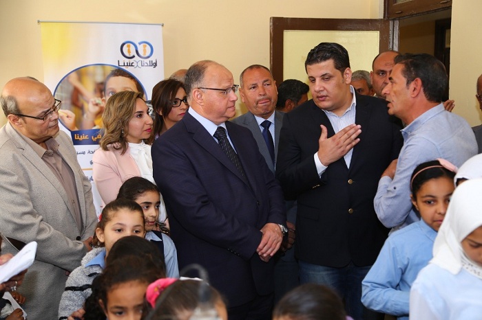 صناع الخير والمصرية للغات يوقعان الكشف على 920 تلميذا بالقاهرة