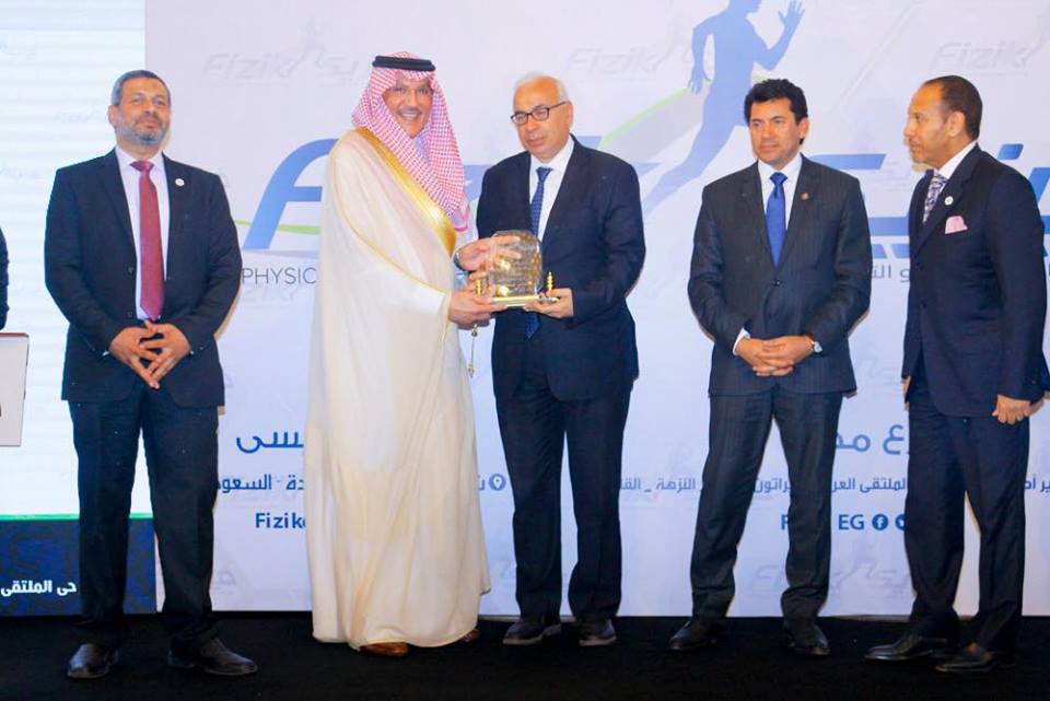 بالصور.. أشرف صبحي والسفير السعودي يكرمان نجوم الرياضة والإعلام والخطيب والليثي والغندور وزيزو أبرز الحضور
