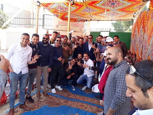 مسيرة حاشدة لرئيس برلمانية المصريين الأحرار لحض المواطنين على الاستفتاء