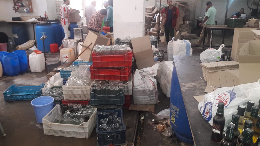 بالصور.. ضبط 15 ألف عبوة زيت طعام مخلوط وغير صالح للاستهلاك الأدمي بالحوامدية وأبو النمرس واكتوبر 
