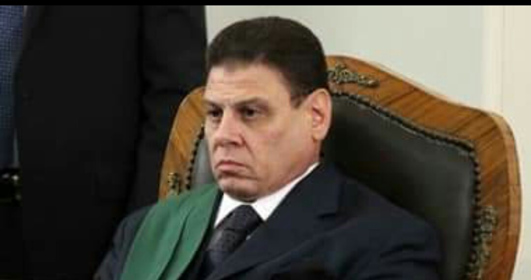بعد تهديده بالإغتيال وتصوير منزله المستشار شيرين فهمي يرد 
