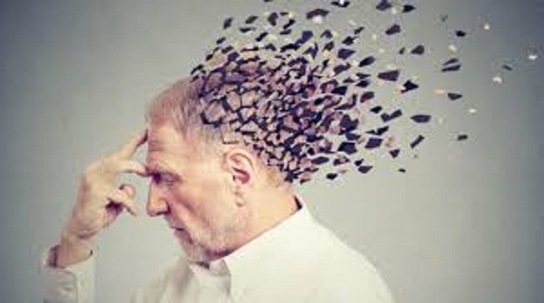 10 أطعمة تعزز الدماغ والوظائف الإدراكية كما تؤخر تدهوره