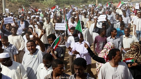 مقتل سودانية وجنينها وإصابة آخرين جراء اشتباك بالرصاص الحي