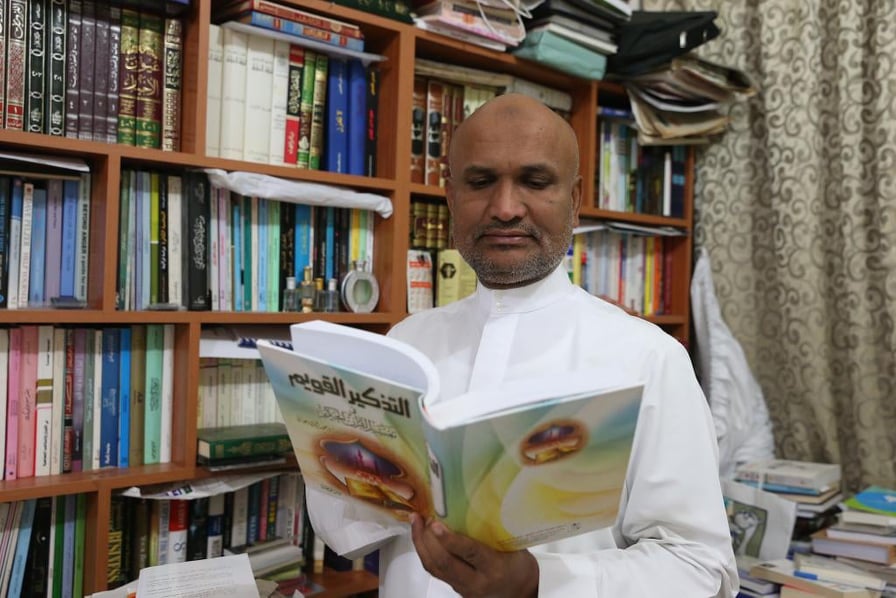أبو صالح أنيس لقمان: أن يسبَّني أحد بالفُصحى أَحبُّ إليّ مِن أن يمدحني بالعامية (حوار)