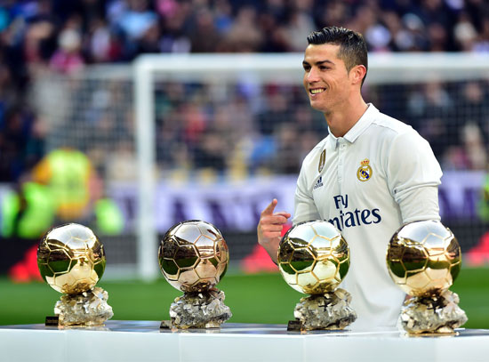 رونالدو يزين التشكيل المثالي لدوري الأمم الأوروبية.. وغياب نجم ليفربول