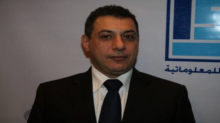 نزار زكا يغادر إيران إلى لبنان بعد إطلاق سراحه
