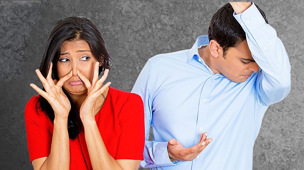 رغم أنه ليس للعرق رائحة، تعرف على خمس أسباب تجعل رائحته كريهة