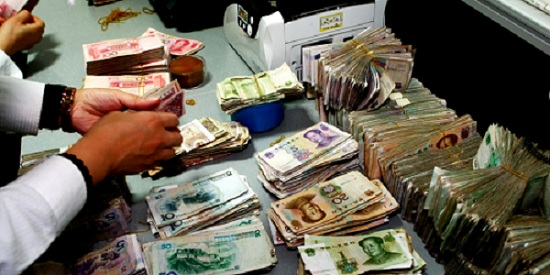 تراجع أسعار صرف العملات الأجنبية أمام الجنيه المصري فيما الدولار يحافظ على استقراره