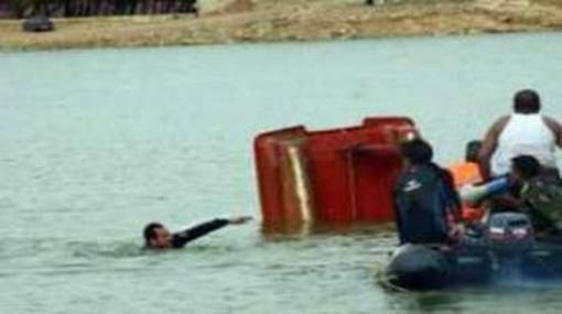  اصابة 3 اشخاص فى حادث انقلاب سيارة بالمنيا

