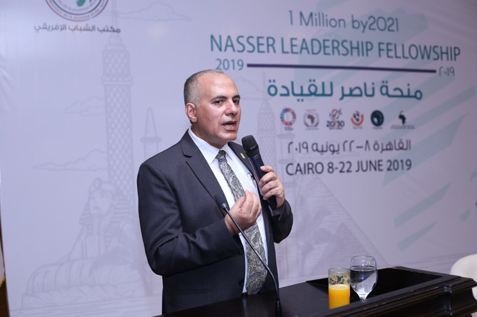 وزير الموارد المائية والري يناقش تحديات القارة الافريقية وسبل تحقيق التنمية علي مائدة 