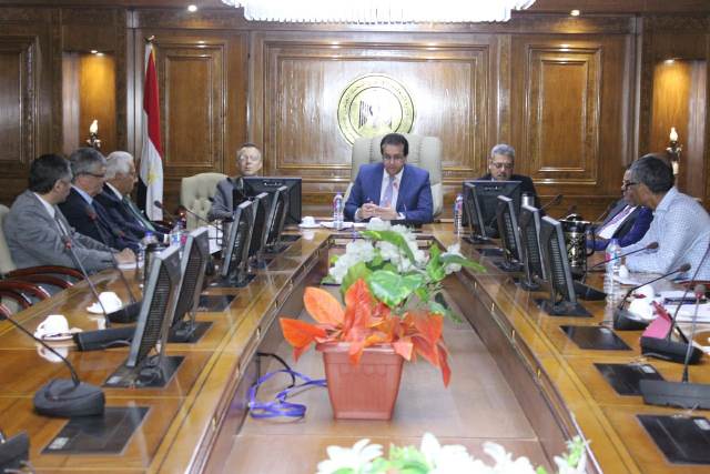وافق على تمويل 15 مشروع بحثي.. وزير التعليم العالي يرأس اجتماع صندوق العلوم والتنمية التكنولوجية