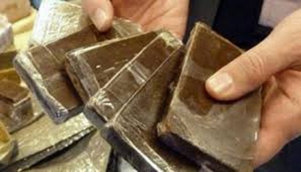 أعترافات فرنسي حاول تهريب مخدرات بمعاونة مصري عبر المطار