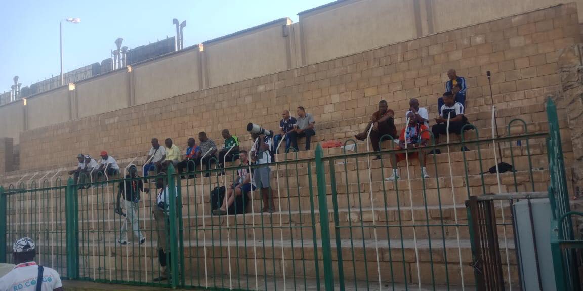 جماهير الكونغو تؤازر منتخب بلادها في المران قبل مواجهة مصر غدا
